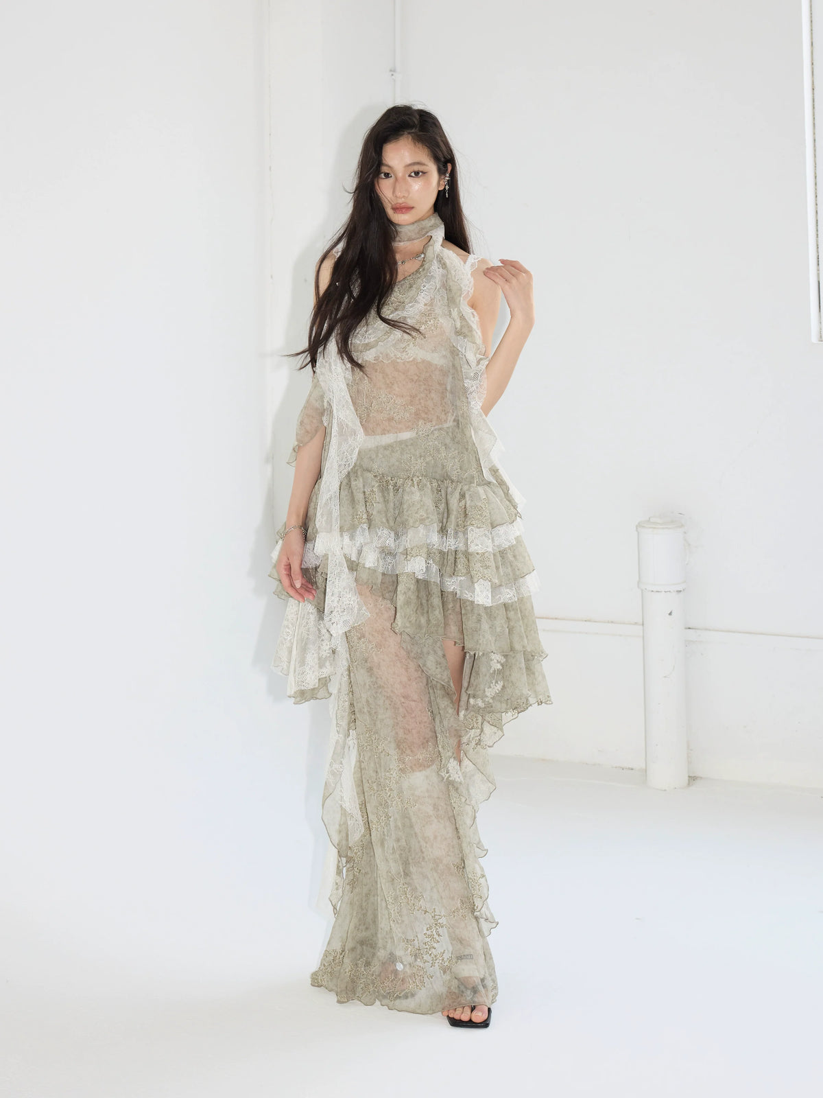 Ruffle Edge Neck Vest Dress Set