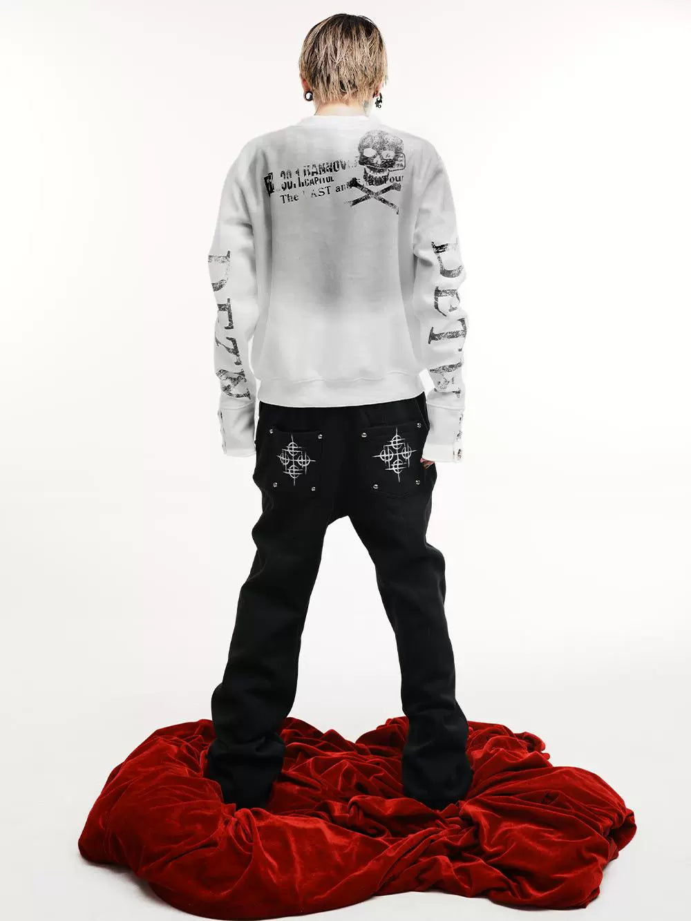 Bonewhite 07 Skull Broadcast Crewneck