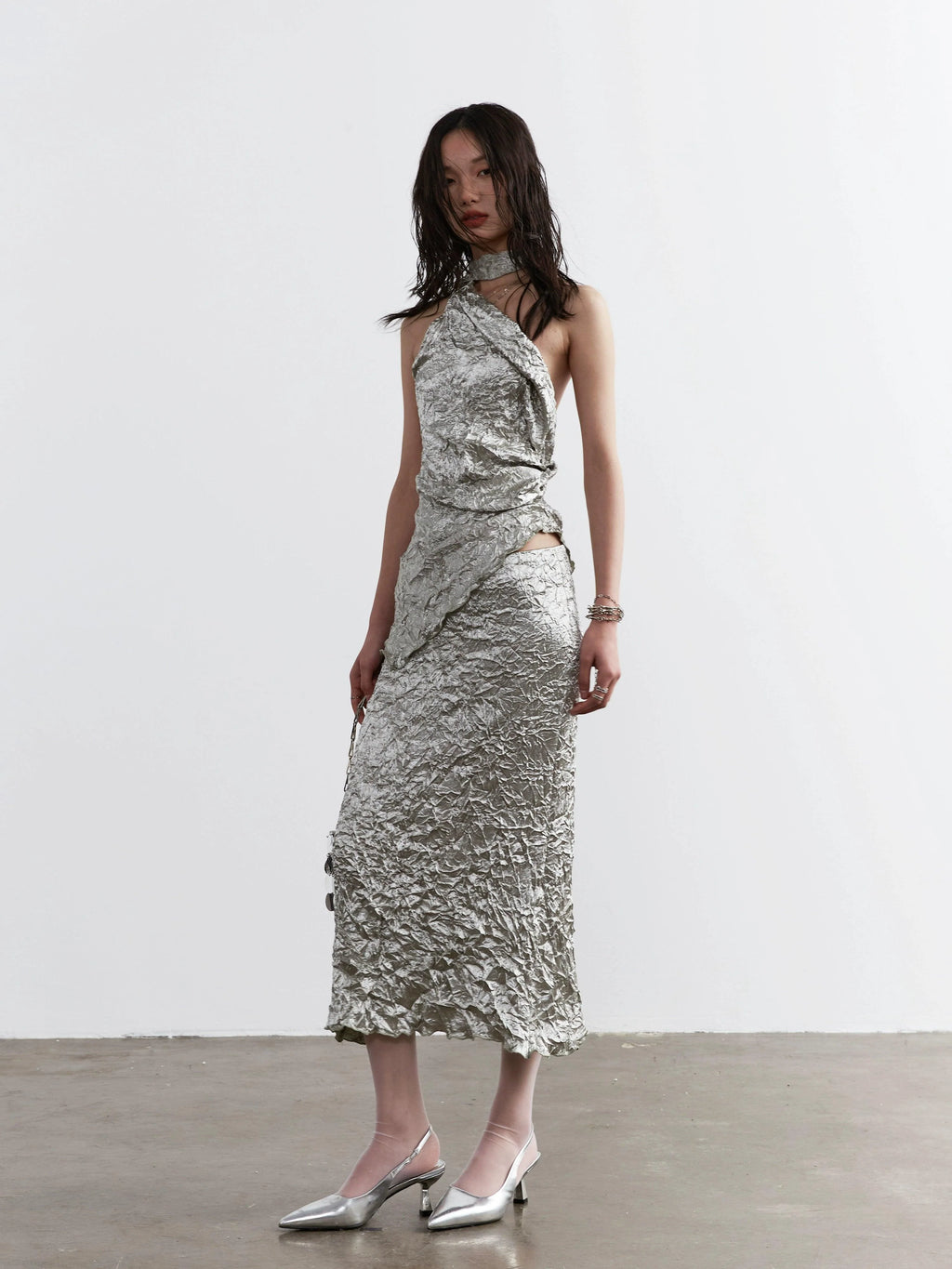 Metallic Crinkle One-Shoulder Maxi Dress - Women'S Silver Textured Evening Gown With Asymmetric Strap