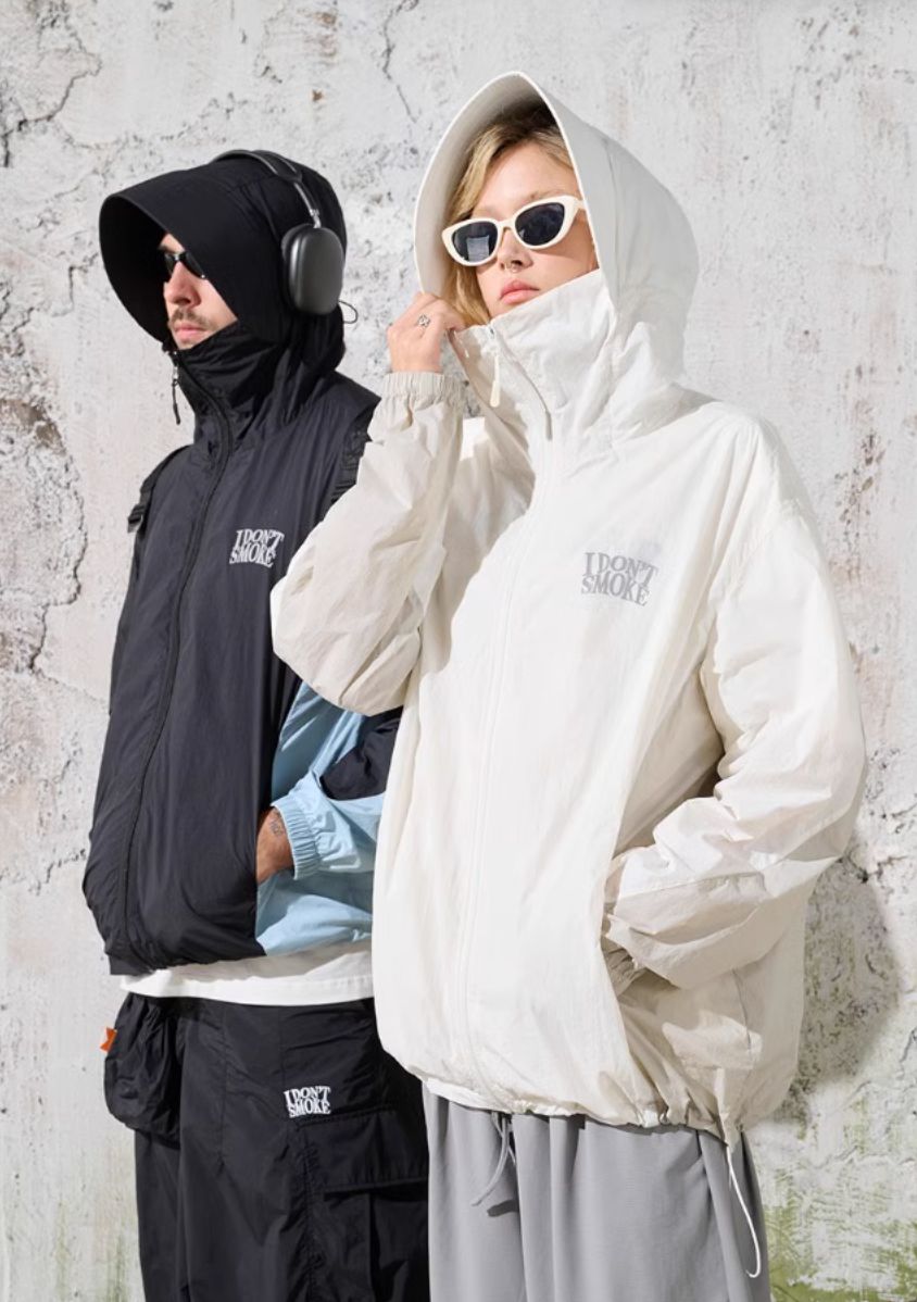 Versatile Hooded Windbreaker